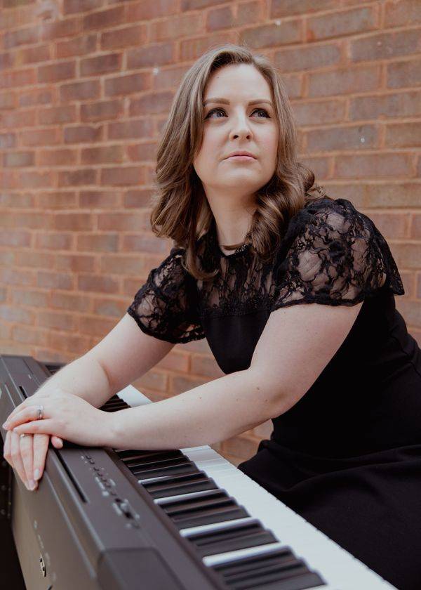 Click to enlarge image louise-05.jpg