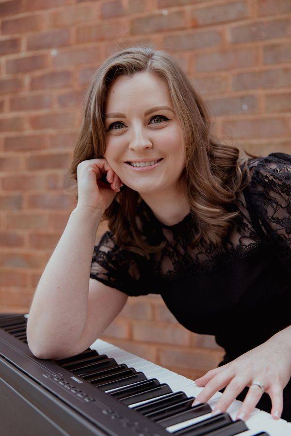 Click to enlarge image louise-06.jpg