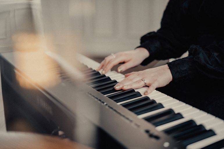 Click to enlarge image louise-12.jpg