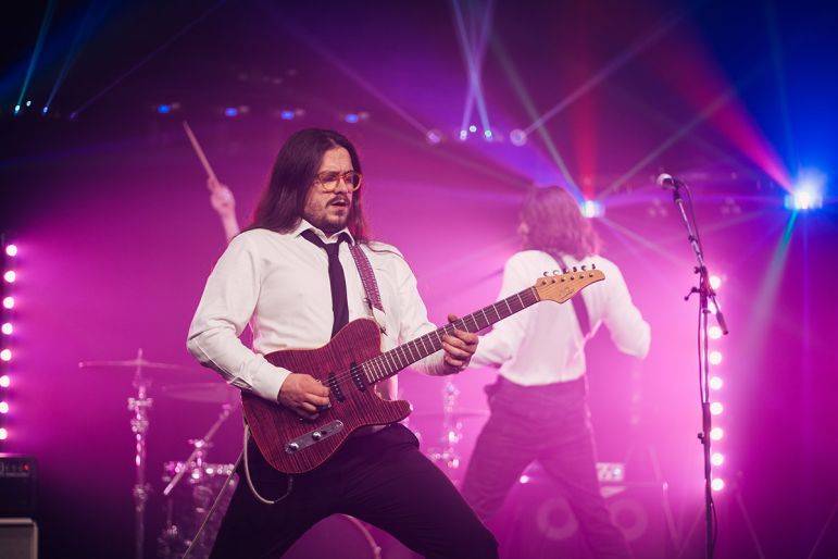 Click to enlarge image weekenders-new-05.jpg