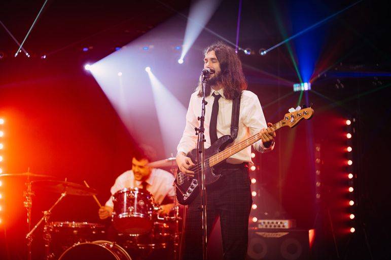 Click to enlarge image weekenders-new-06.jpg