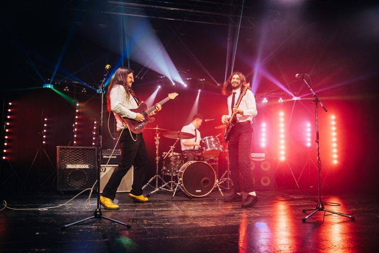 Click to enlarge image weekenders-new-12.jpg