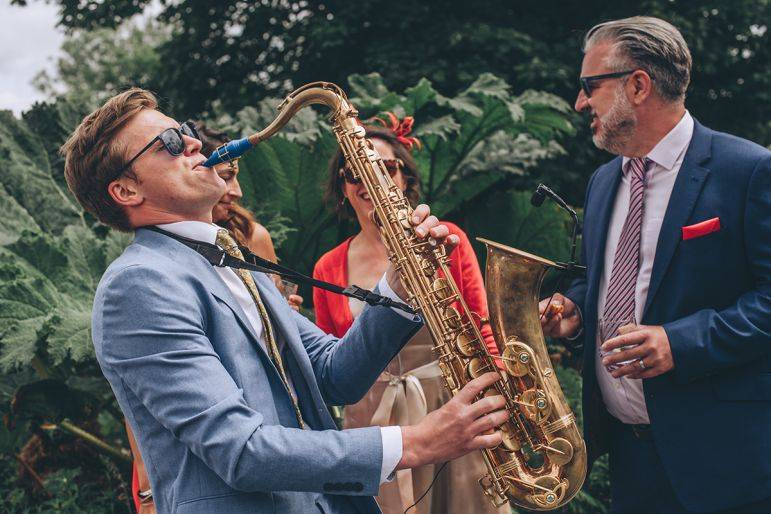 Click to enlarge image dc-sax-08.jpg