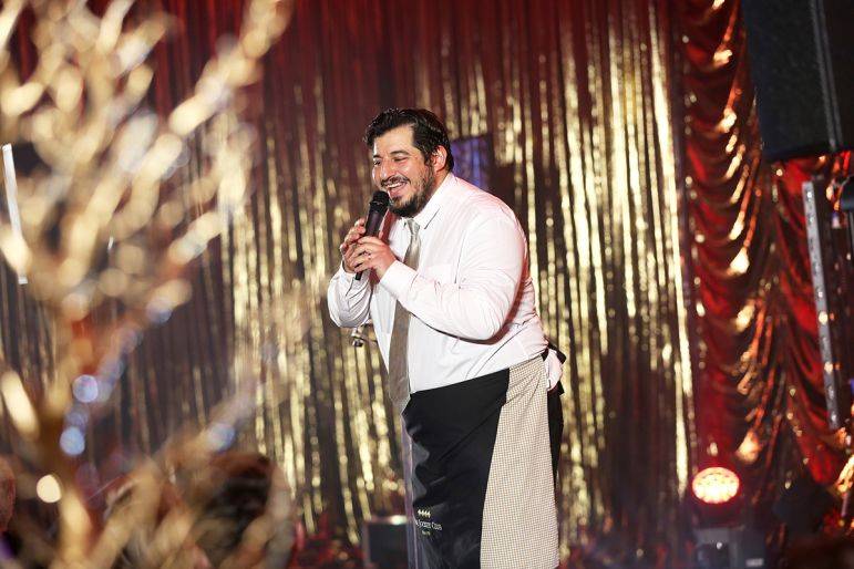 Click to enlarge image under-wraps-04.jpg