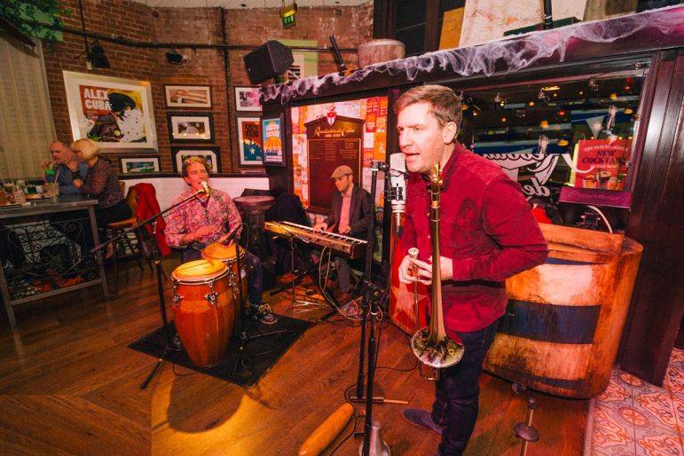 Click to enlarge image trio-sabor-02.jpg