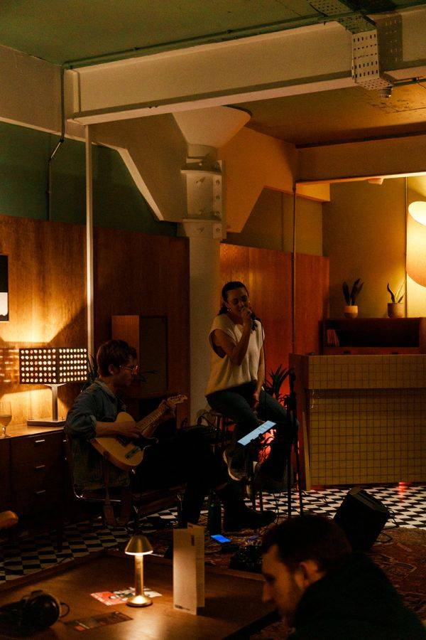 Click to enlarge image him-her-04.jpg