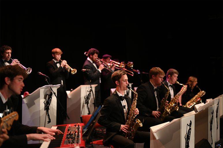 Click to enlarge image dynamite-big-band-07.jpg