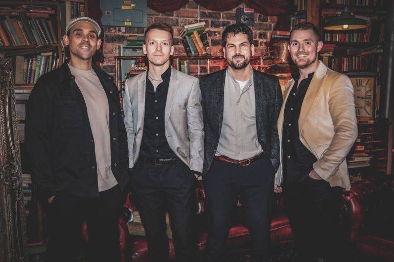 Click to enlarge image replay-02.jpg