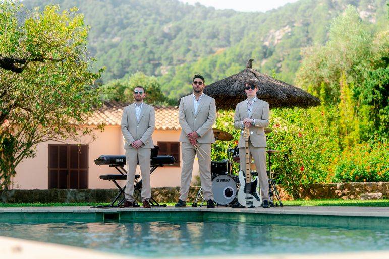 Click to enlarge image jazz-it-up-06.jpg