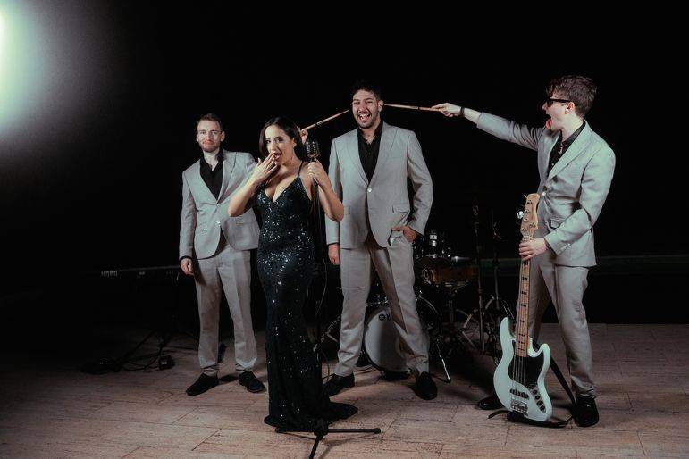 Click to enlarge image jazz-it-up-10.jpg