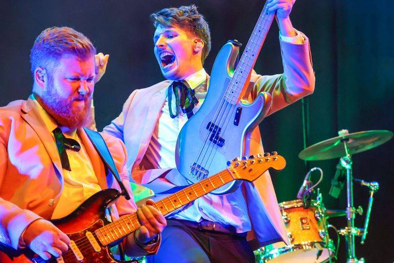 Click to enlarge image hot-rods-07.jpg