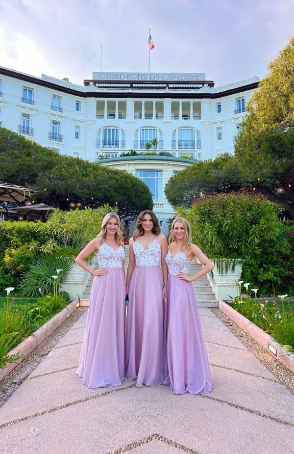 Click to enlarge image divines-07.jpg