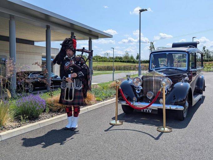 Click to enlarge image moorland-piper-02.jpg