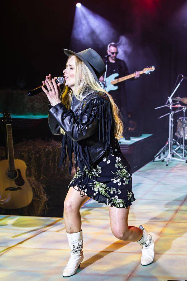 Click to enlarge image midnight-valley-06.jpg