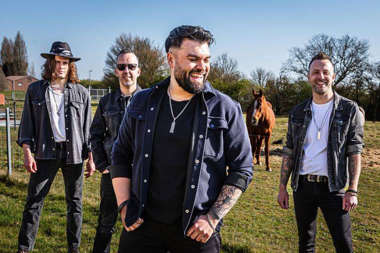 Click to enlarge image midnight-valley-09.jpg