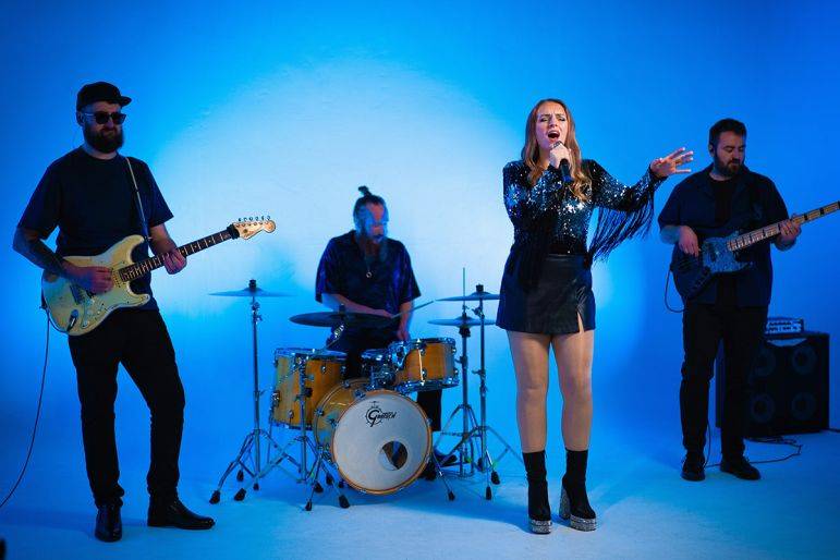 Click to enlarge image horizon-005.jpg