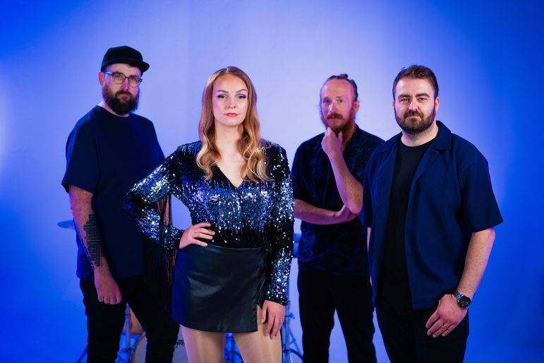 Click to enlarge image horizon-02.jpg