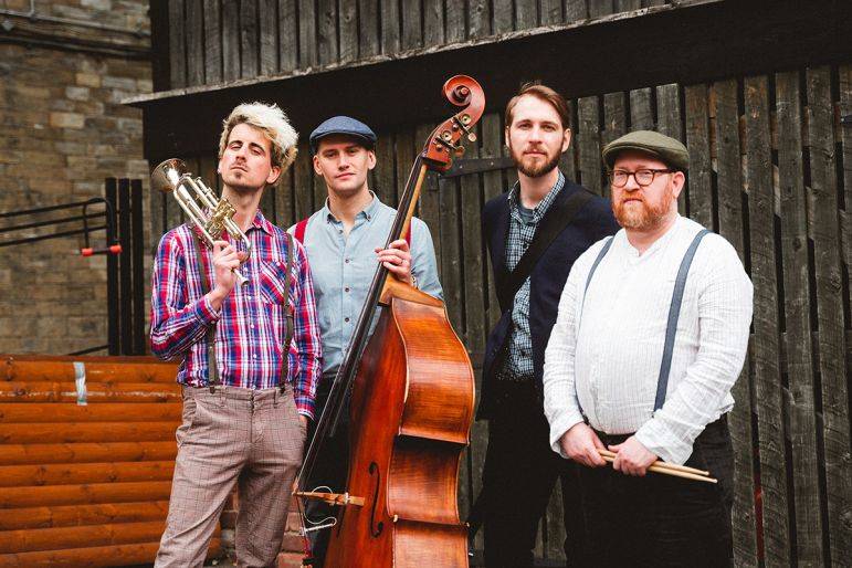 Click to enlarge image hunters-03.jpg