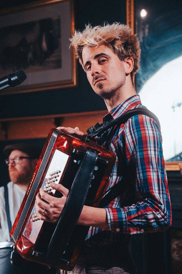 Click to enlarge image hunters-08.jpg