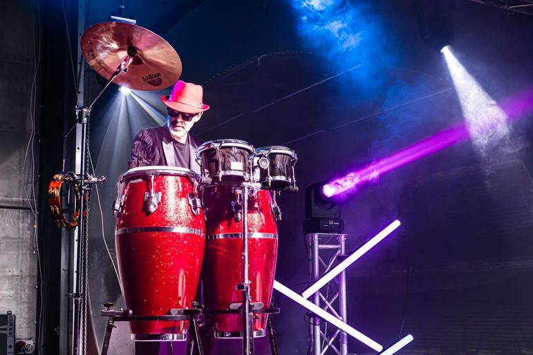 Click to enlarge image prism-04.jpg