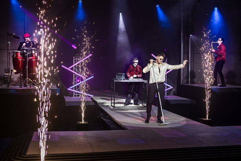 Click to enlarge image prism-06.jpg