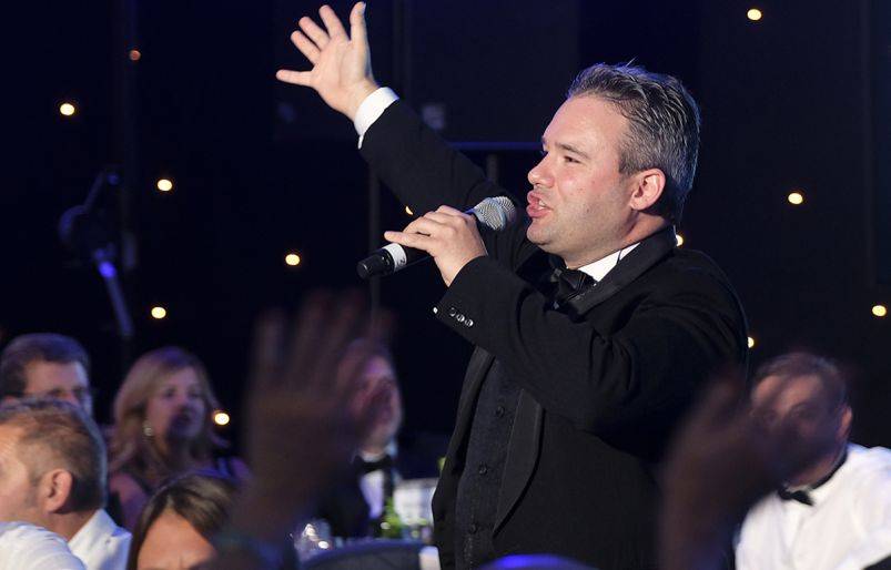 Click to enlarge image surprise-singers-02.jpg