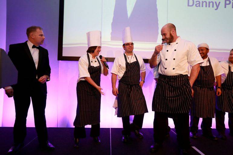 Click to enlarge image surprise-singers-03.jpg