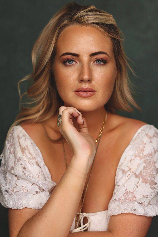 Click to enlarge image marie-01.jpg