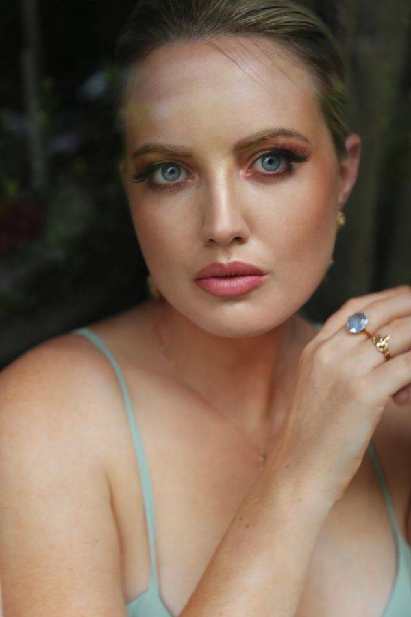 Click to enlarge image marie-02.jpg