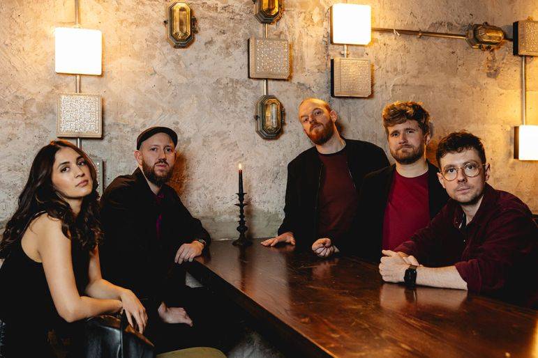 Click to enlarge image fido-02.jpg