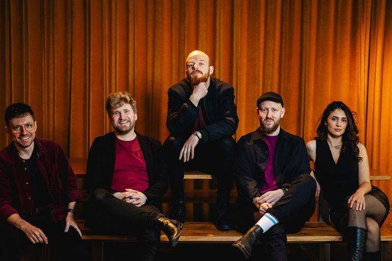 Click to enlarge image fido-03.jpg