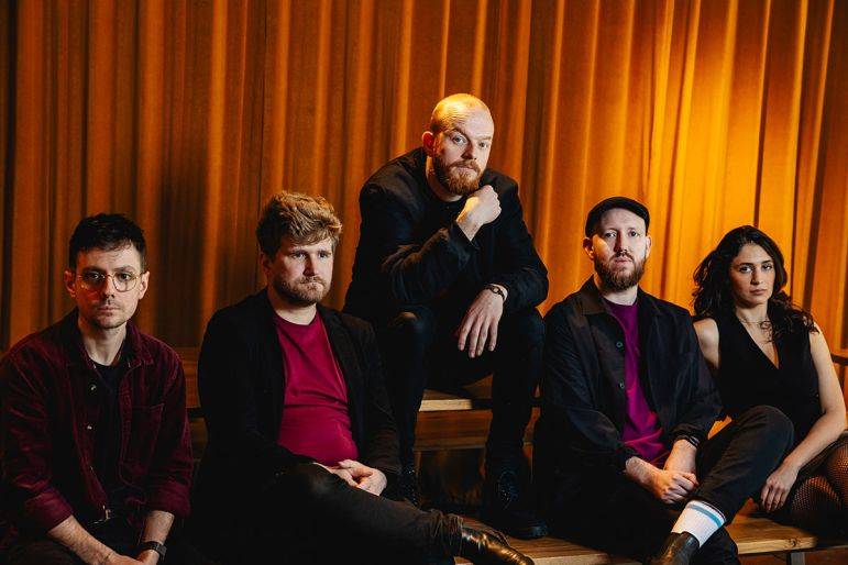 Click to enlarge image fido-08.jpg