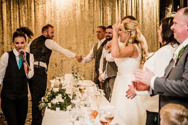 Click to enlarge image waiting-to-sing-02.jpg