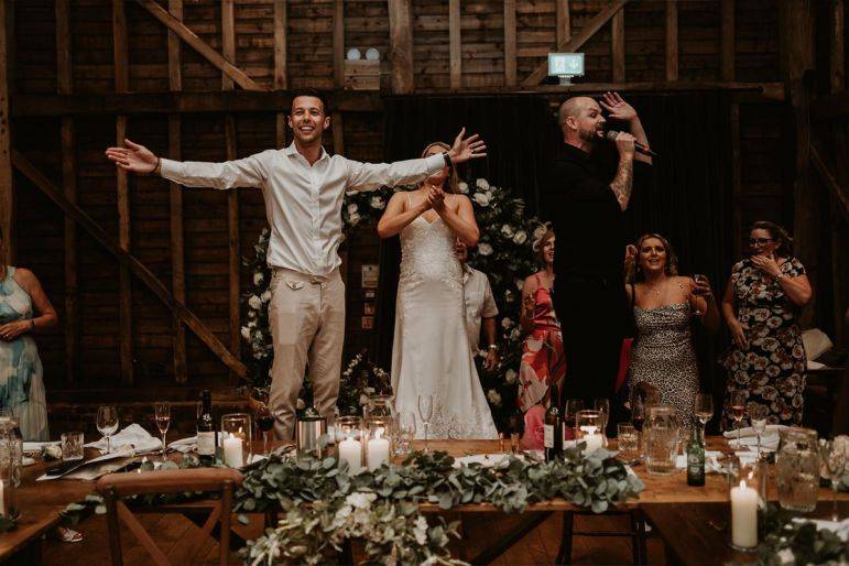 Click to enlarge image waiting-to-sing-03.jpg