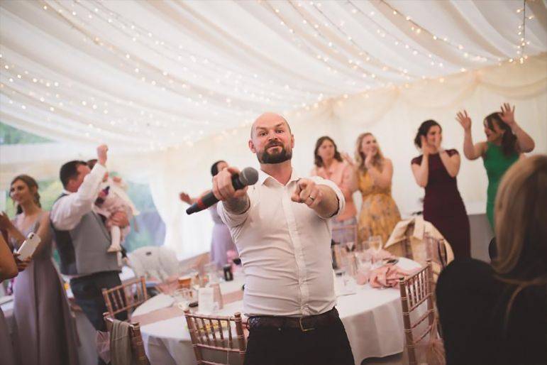 Click to enlarge image waiting-to-sing-04.jpg