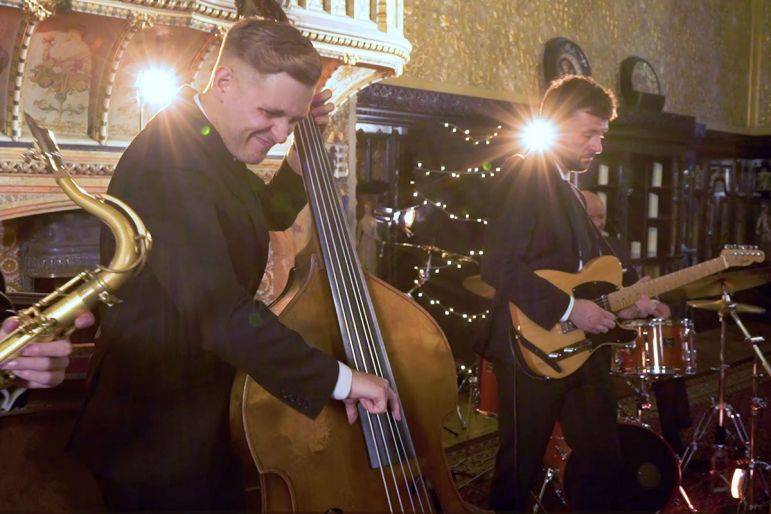 Click to enlarge image 04.jpg