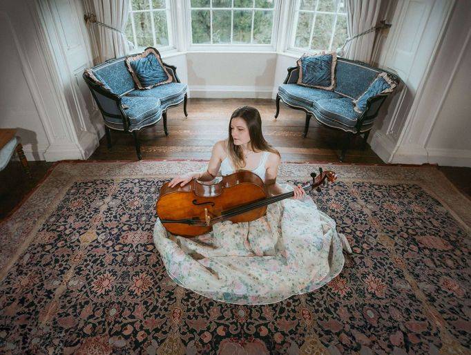 Click to enlarge image rae-cellist-02.jpg