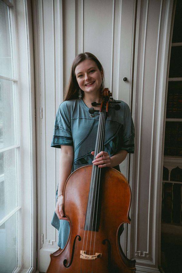 Click to enlarge image rae-cellist-06.jpg