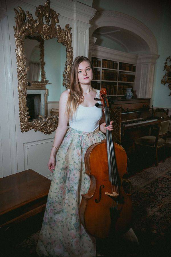Click to enlarge image rae-cellist-16.jpg