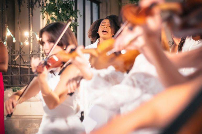 Click to enlarge image divine-voices-04.jpg