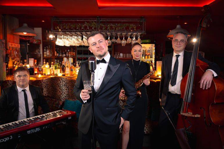 Click to enlarge image swing-sensation-12.jpg