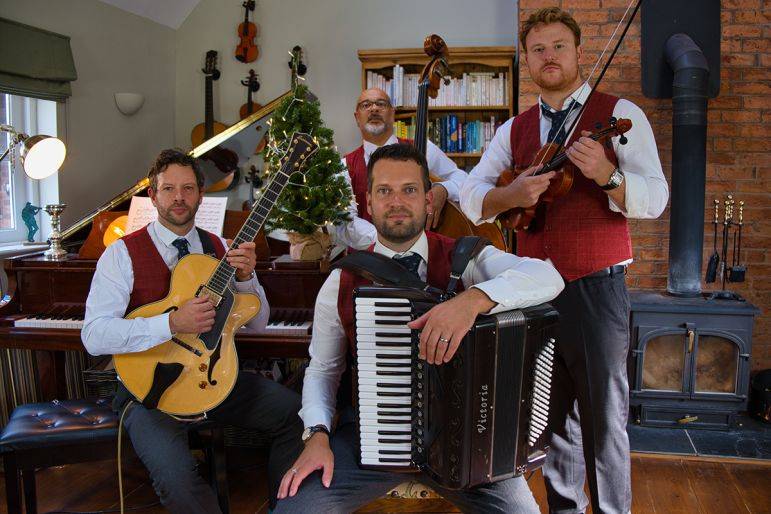 Click to enlarge image festive-jazz-band-03.jpg