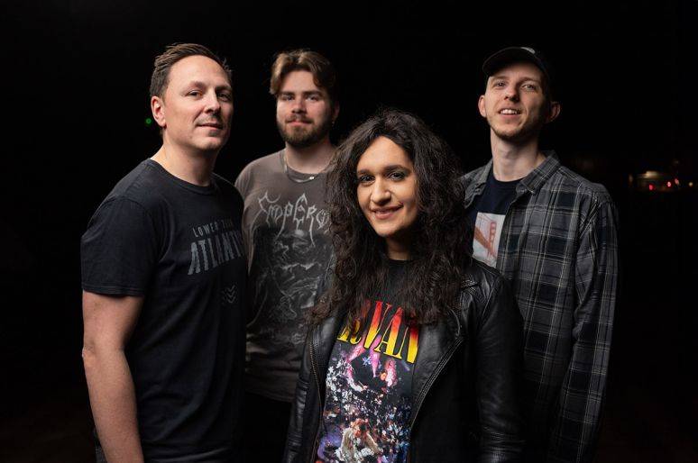 Click to enlarge image the-rock-show-01.jpg