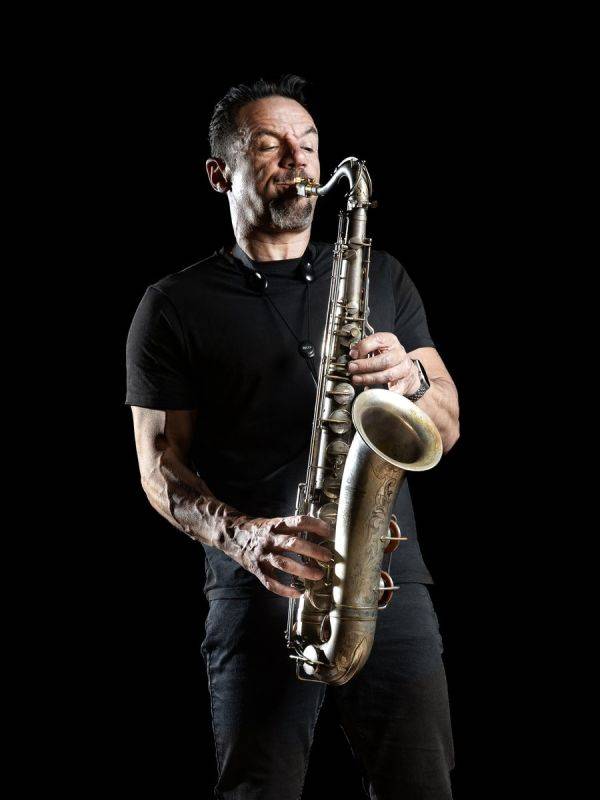 Click to enlarge image dg-sax-gallery-01.jpg
