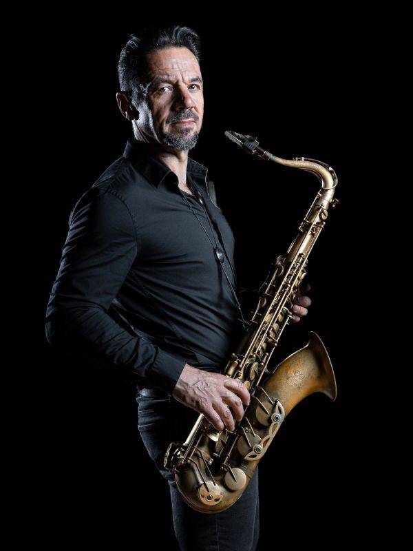 Click to enlarge image dg-sax-gallery-03.jpg