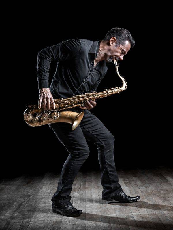 Click to enlarge image dg-sax-gallery-04.jpg