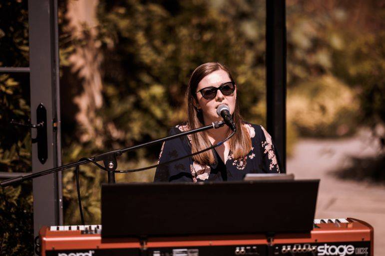 Click to enlarge image mairi-04.jpg