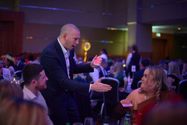 Click to enlarge image the-ipad-magician-04.jpg