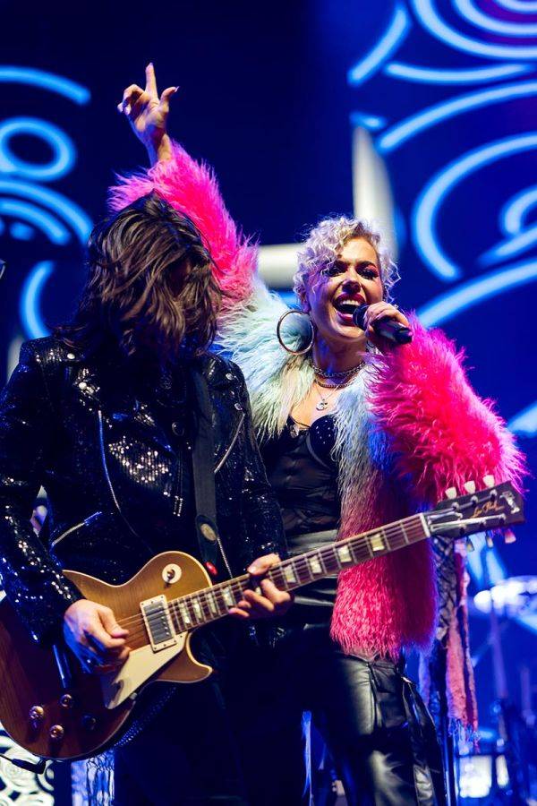 Click to enlarge image fix-dance-03.jpg