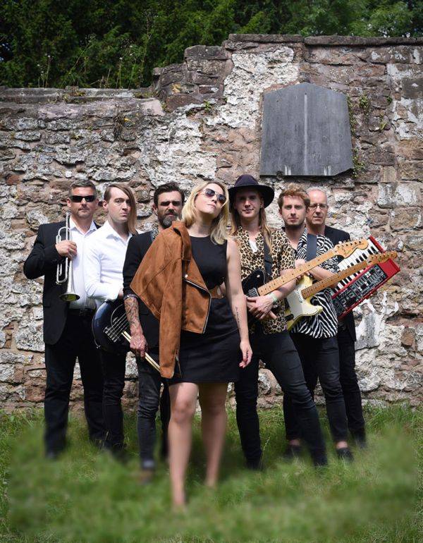 Click to enlarge image harbour-lights-03.jpg